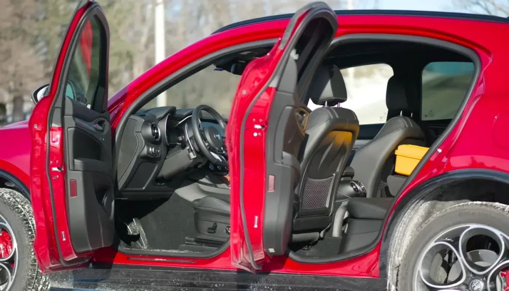 2025 Alfa Romeo Stelvio Space