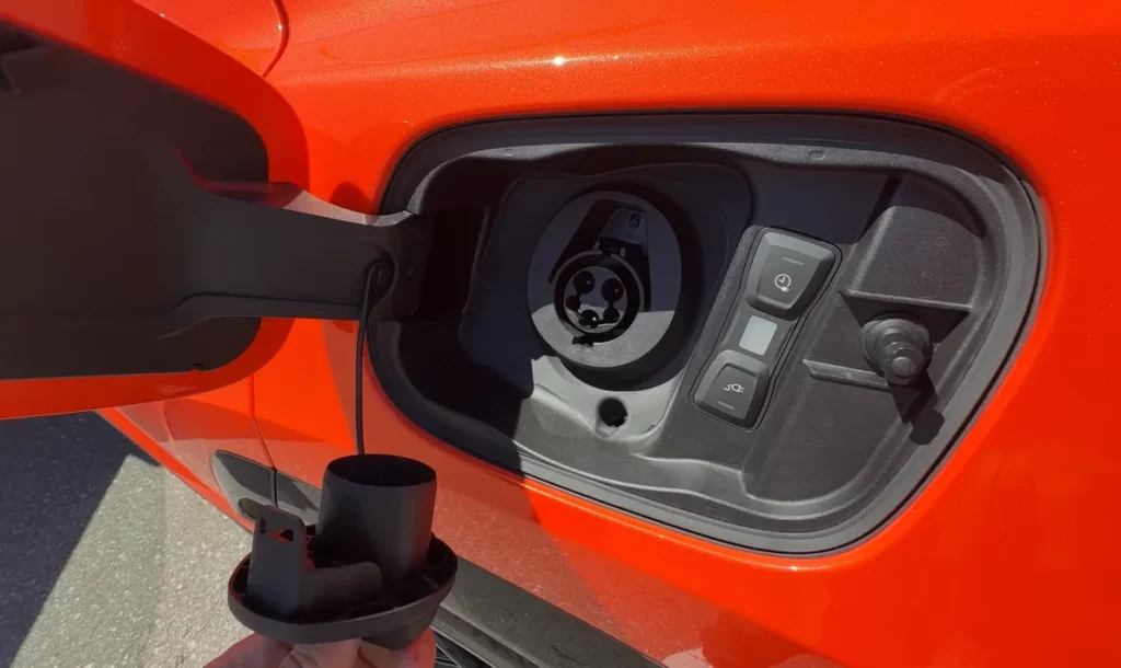 2025 Lamborghini Urus Charging Port