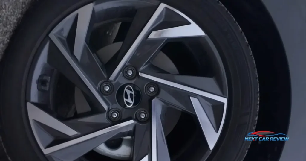 2024 Hyundai Elantra Wheel