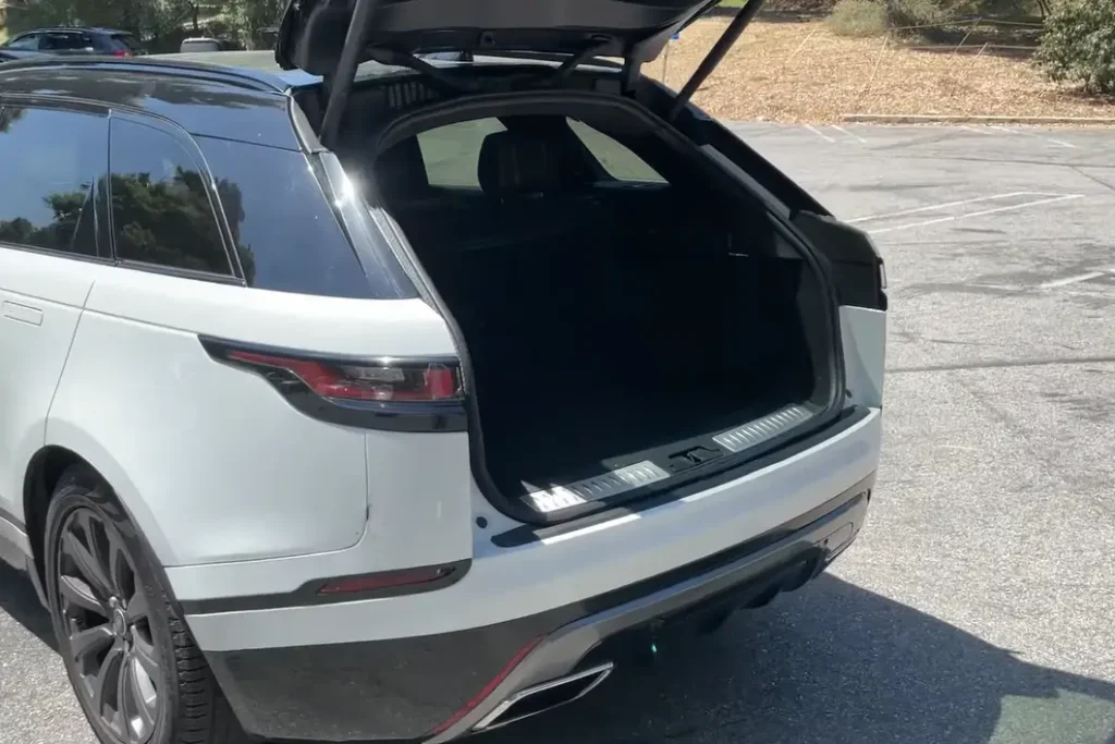 2020 Land Rover Cargo Space