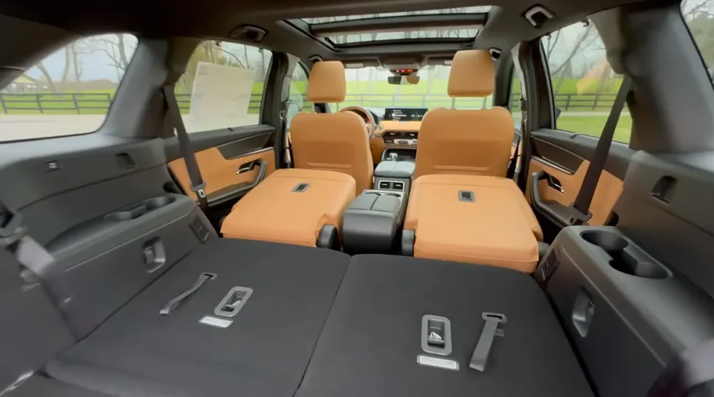 CArgo Space for cx-90