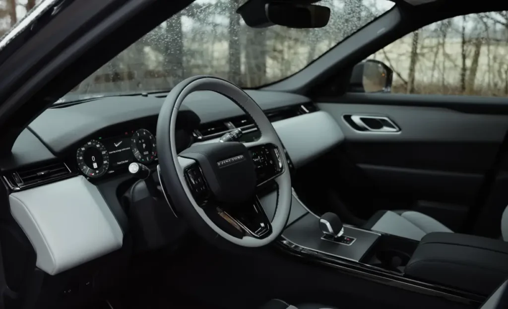 Intorior Rover Velar 2024