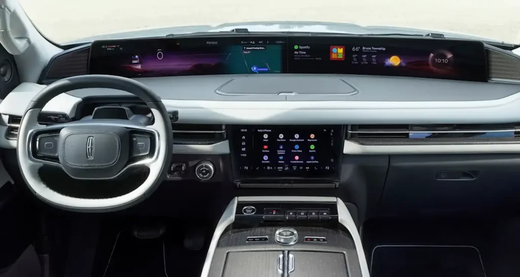 2025 Navigator Interior