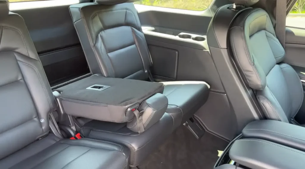 2025 Navigator Seating Space