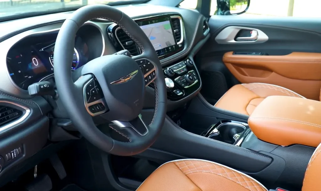 2025 Chrysler Pacifica Hybrid Driving Space