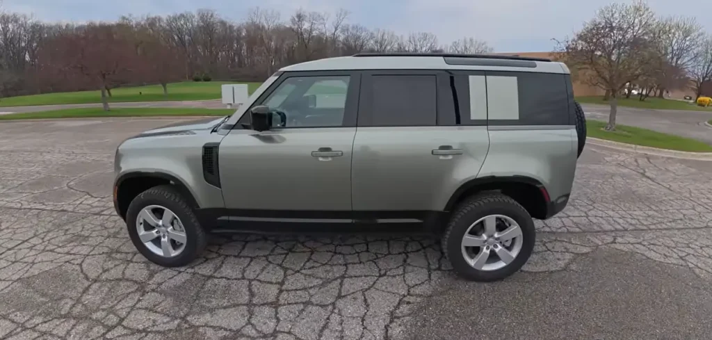 Land Rover Defender 110
