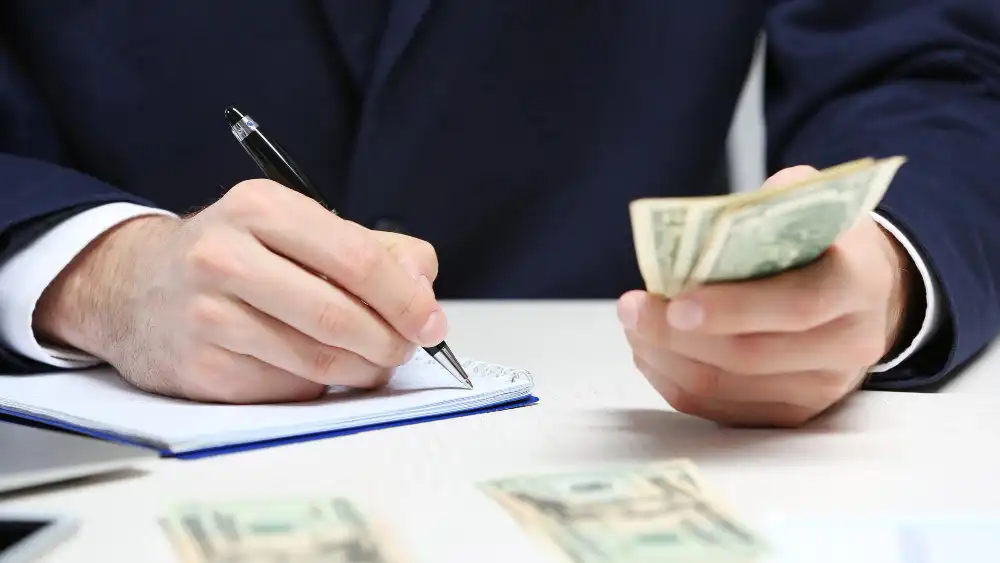 Breakdown of auto accident attorney fees and contingency cost structure