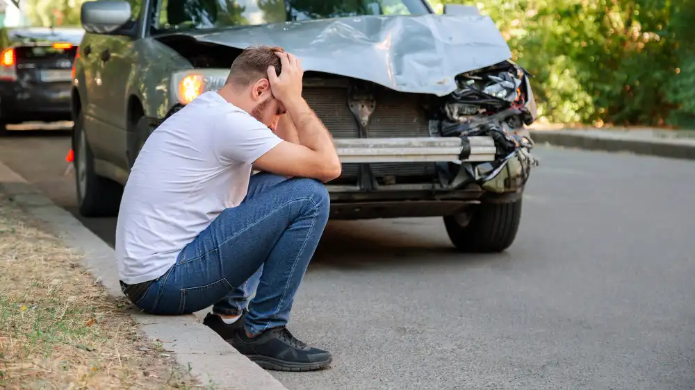 Timing when to hire an auto accident attorney after a crash