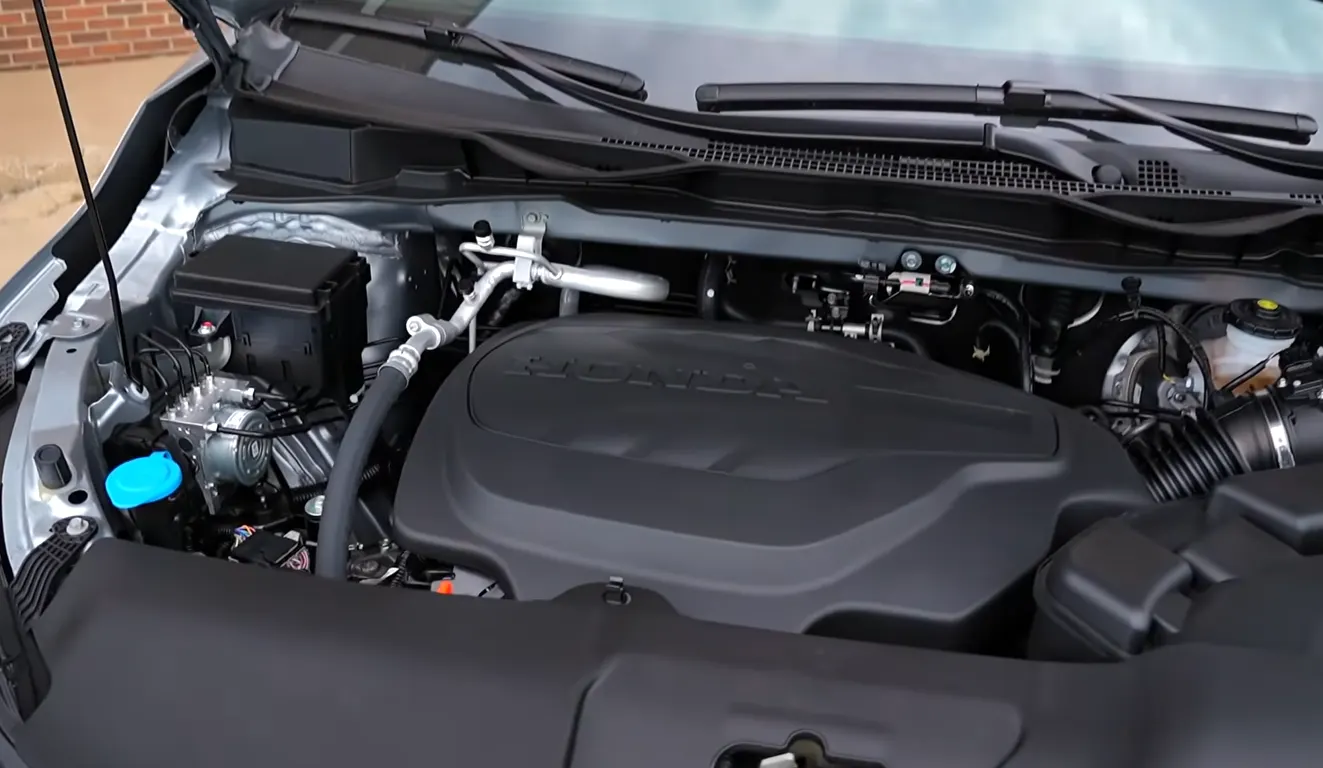 2026 Honda Odyssey facelift 3.5L V6 engine delivering smooth power and an EPA rating of 19 city, 28 highway and 22 MPG combined