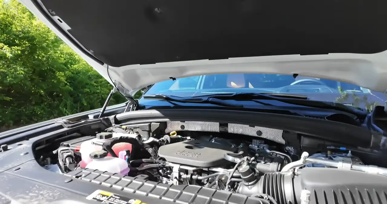 2026 Jeep Grand Cherokee engine 3.6L Pentastar V6 4xe plug-in hybrid 375 horsepower 26 miles EV range powertrain comparison Toyota 4Runner