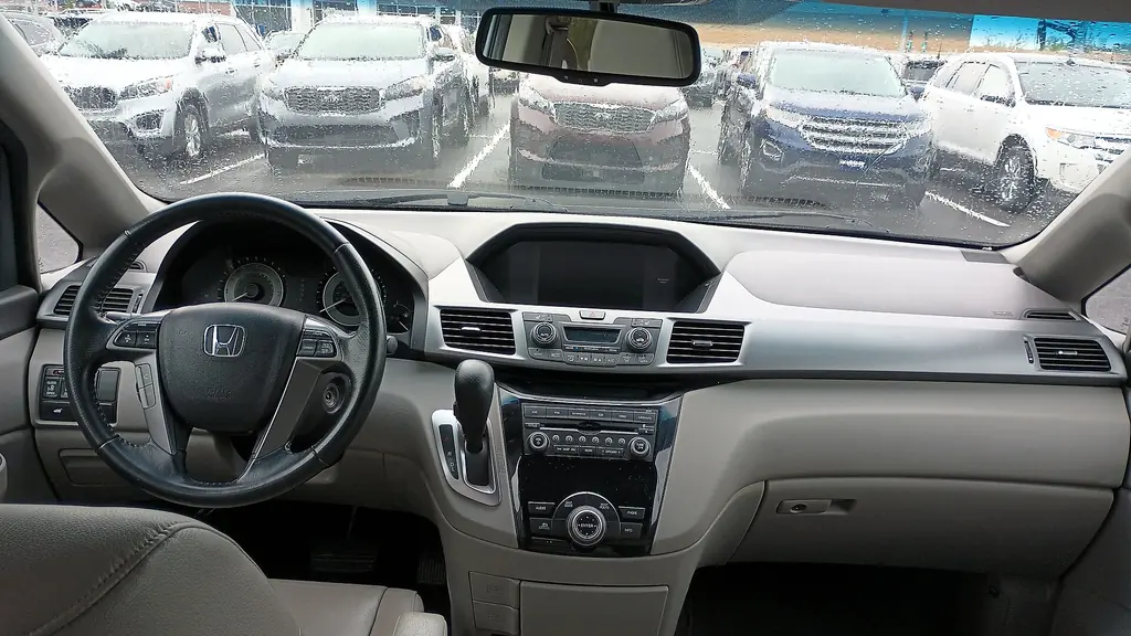 2012 Honda Odyssey EX-L (4th gen RL5) - interior, dashboard