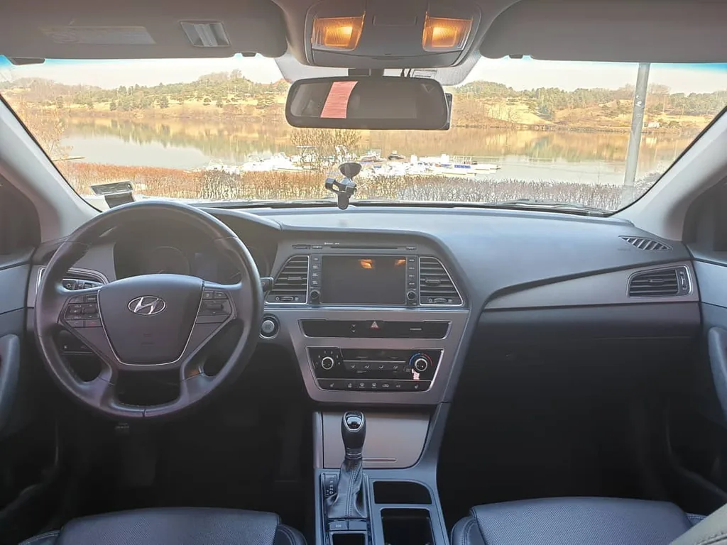 2015 Hyundai Sonata (LF) - dashboard and front cabin