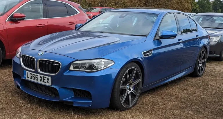2016 BMW M5 (F10 LCI, 2014-2016) - front 3/4, exterior (UK plate)