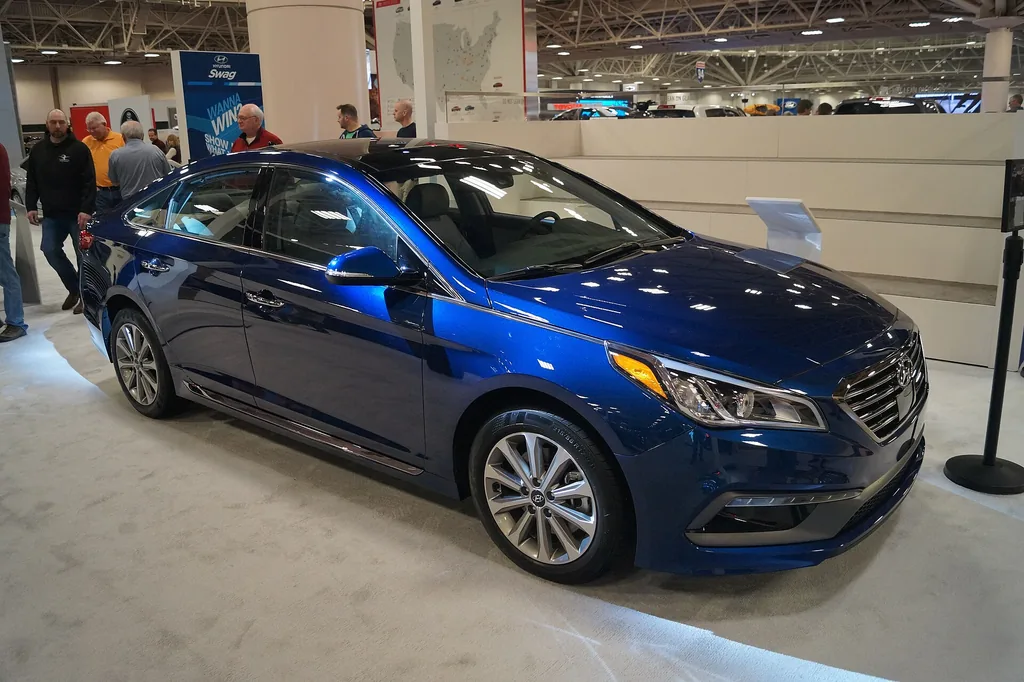 2016 Hyundai Sonata (LF) - front 3/4 exterior, auto show