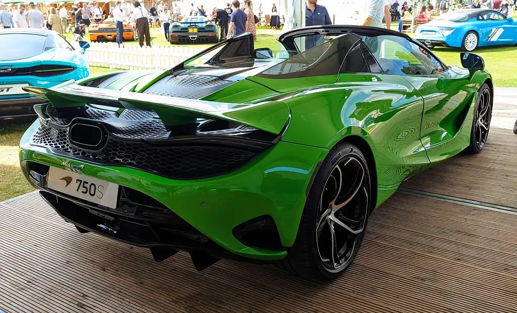 2023 McLaren 750S Spider - rear 3/4 exterior, green