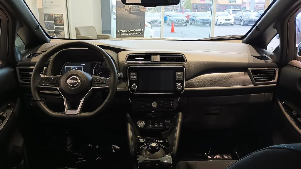 2023 Nissan Leaf (ZE1 facelift) - interior / dashboard