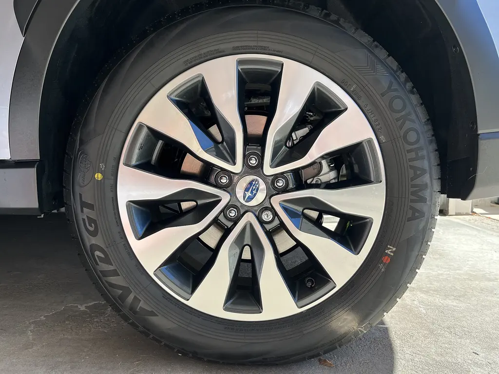 2023 Subaru Outback Limited (BT facelift) - detail - 18-inch alloy wheel