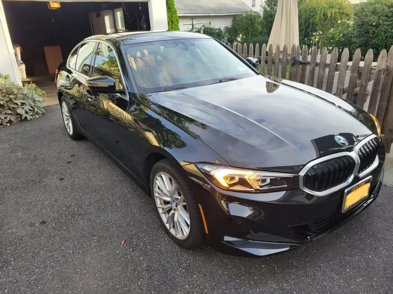 2024 BMW 330i (G20 LCI) - front 3/4, exterior (2024 330i xDrive, G20 facelift)
