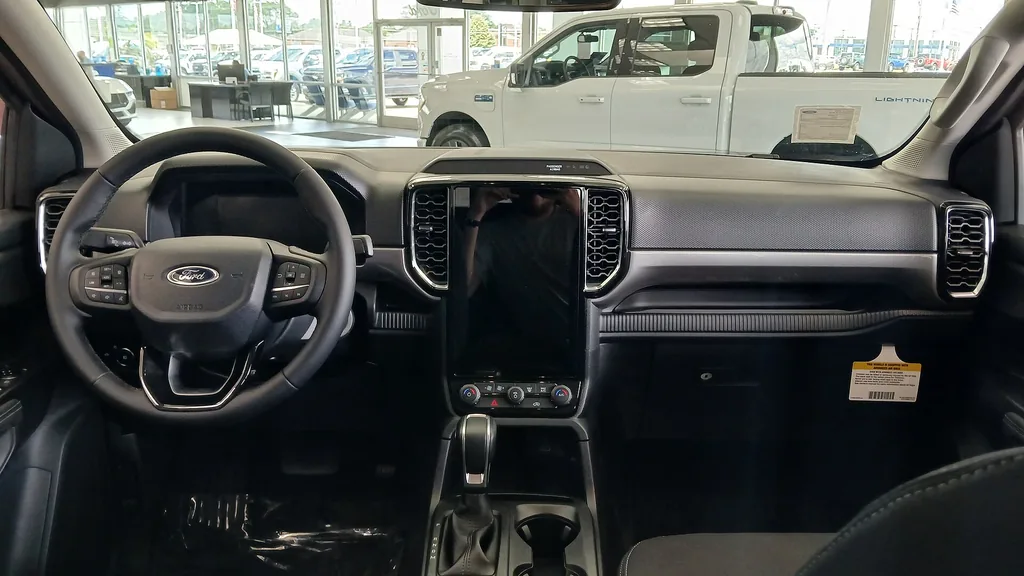 2024 Ford Ranger XLT - interior / dashboard (P703 gen, 2024)