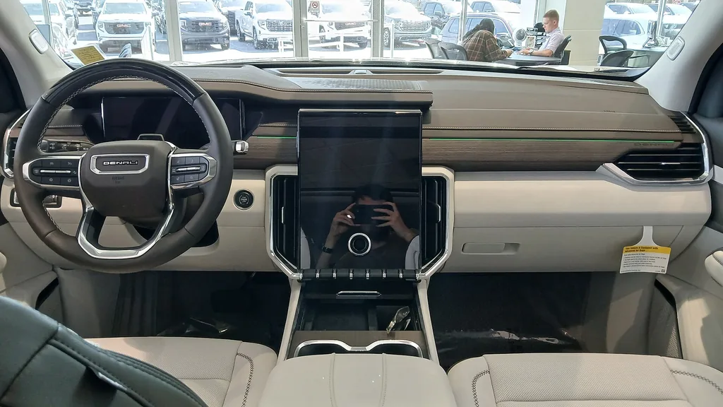2024 GMC Acadia Denali - dashboard and 15-inch touchscreen