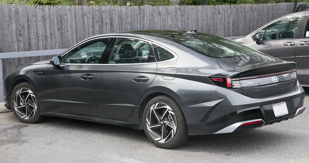 2024 Hyundai Sonata SEL - rear 3/4 exterior