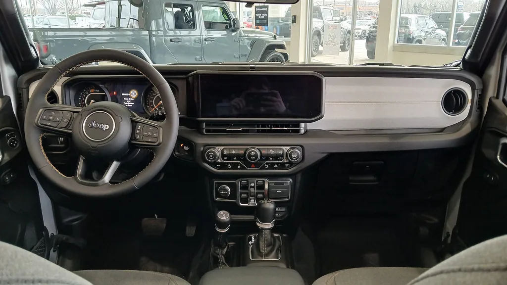 2024 Jeep Wrangler Unlimited (4-door, JL facelift) - interior, dashboard with 12.3 in. touchscreen