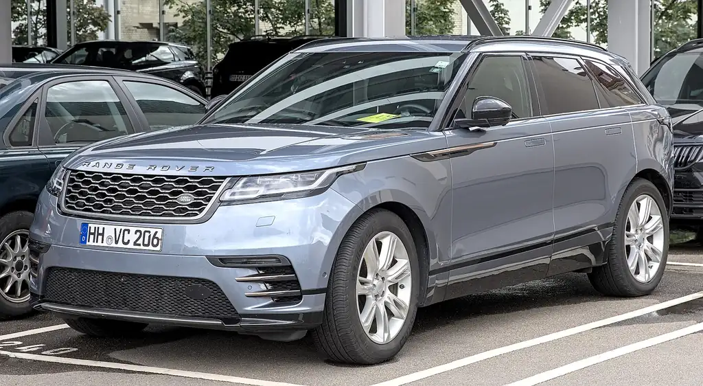 2024 Range Rover Velar (L560 facelift) - front 3/4 exterior, blue-grey