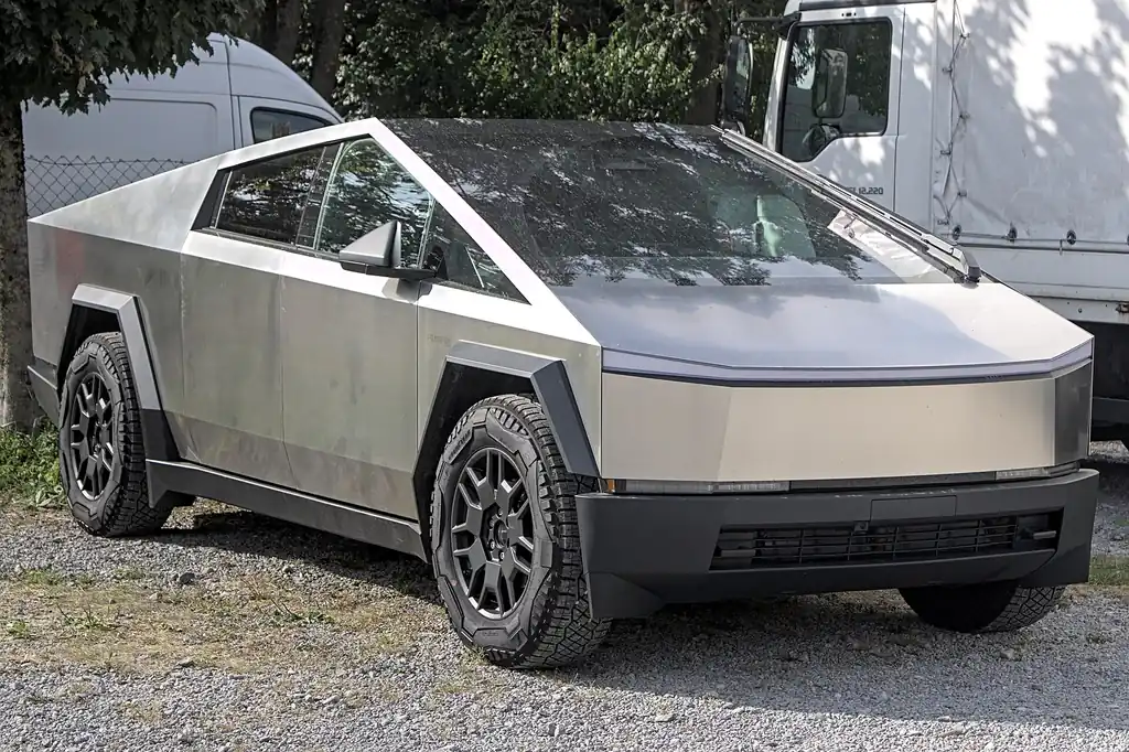 2024 Tesla Cybertruck Cyberbeast Review - front 3/4, 2024 Foundation Series