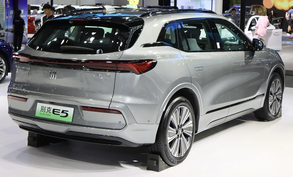 2025 Buick Electra E5 - rear 3/4 exterior (1st gen, auto show)