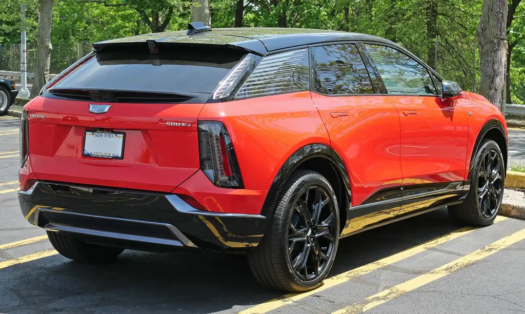 2025 Cadillac Optiq - rear 3/4 exterior (1st gen 2025)
