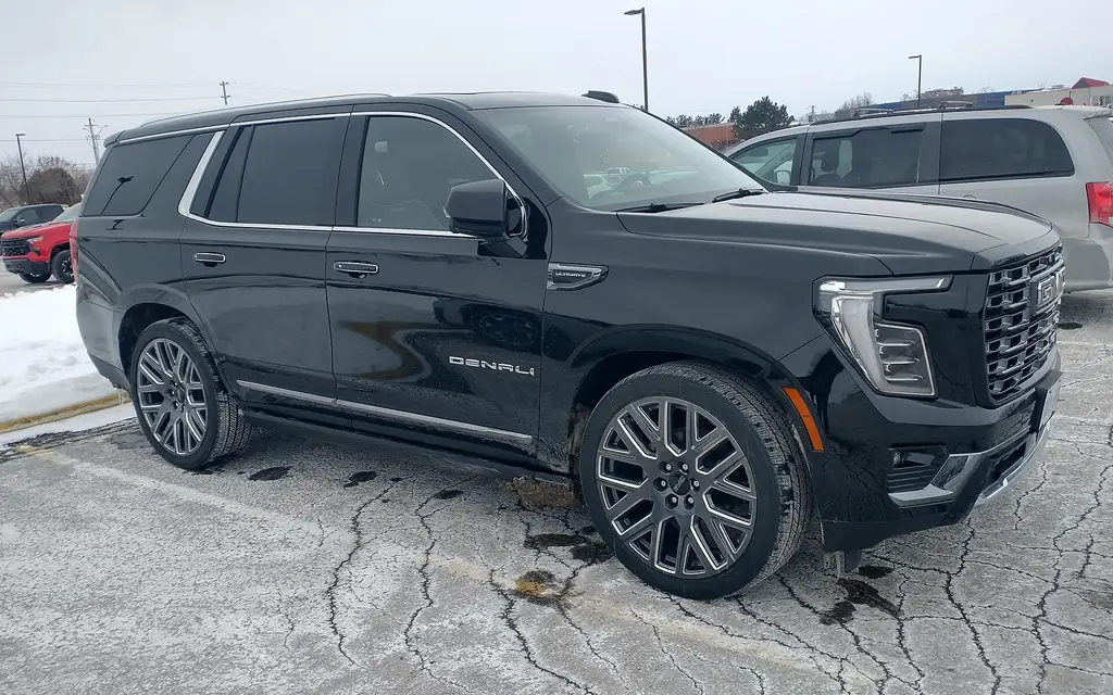 2025 GMC Yukon Denali Ultimate (facelift) - front 3/4 / side exterior