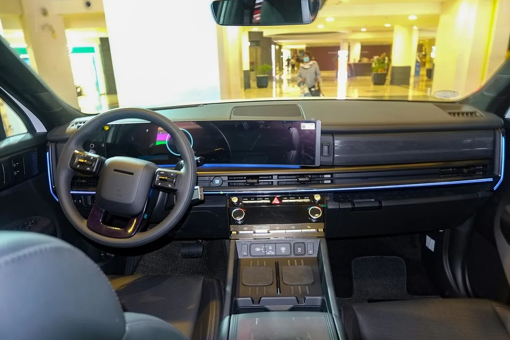 2025 Hyundai Santa Fe Hybrid Calligraphy (MX5) - interior, dashboard and front seats
