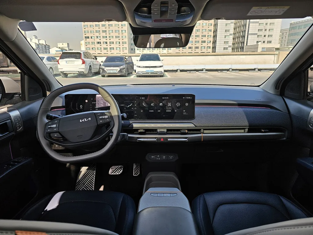 2025 Kia EV3 Earth - interior, dashboard and front seats