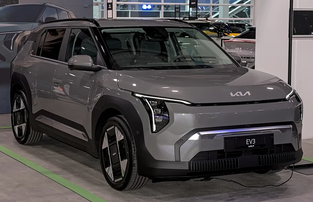 2025 Kia EV3 - front 3/4 exterior, grey (show display)