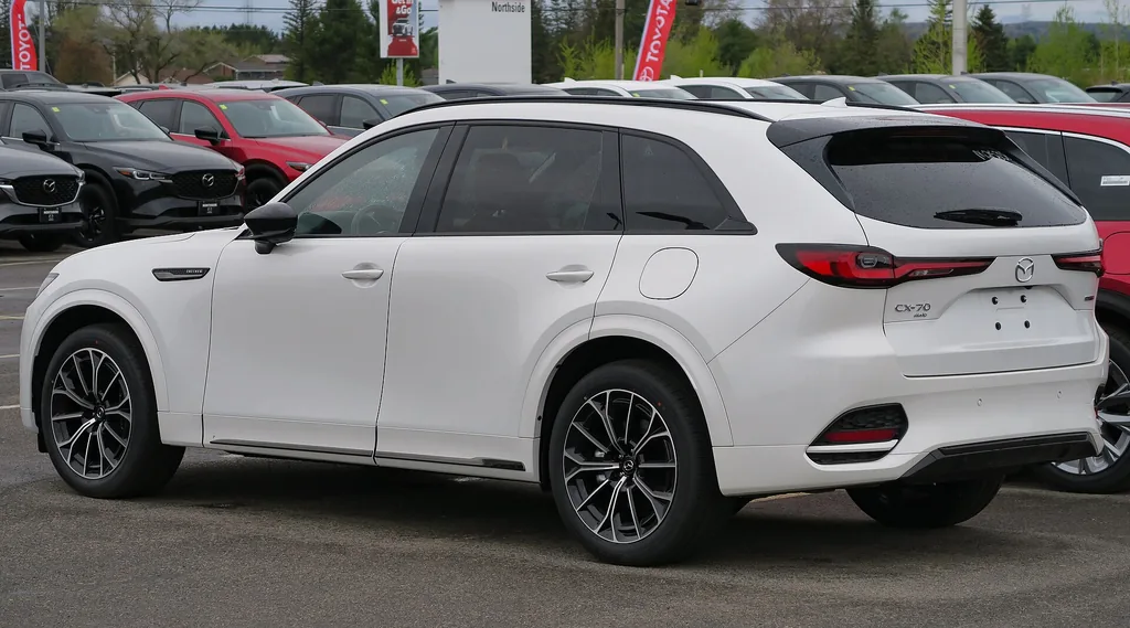 2025 Mazda CX-70 Turbo Signature - rear 3/4 exterior