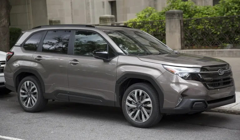2025 Subaru Forester (6th gen SL, 2025+ MY) - front 3/4, exterior (Hybrid Touring)