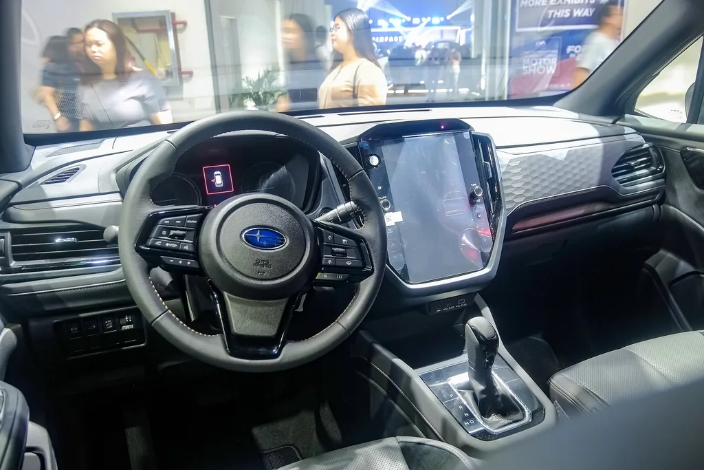 2025 Subaru Forester Hybrid - interior / dashboard (6th gen SL S-HEV, auto show)
