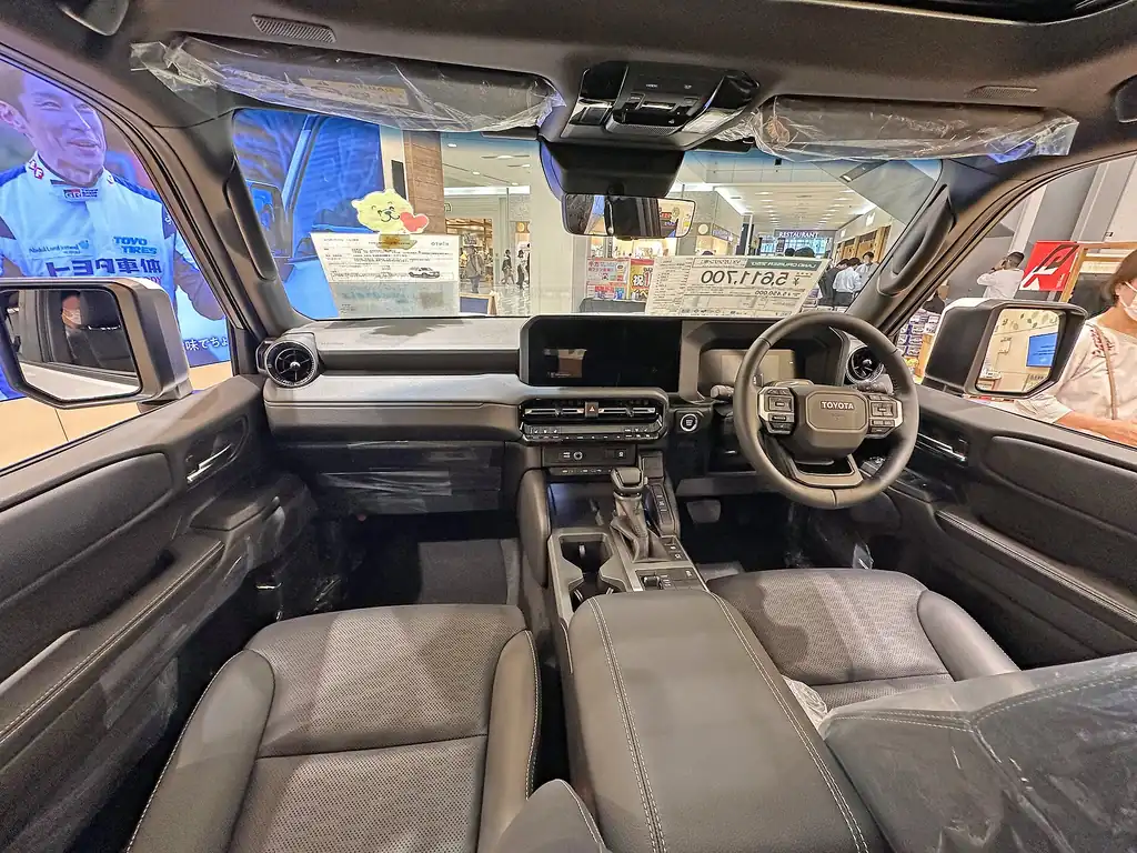 2025 Toyota Land Cruiser - interior / dashboard (J250, Japan-market RHD)