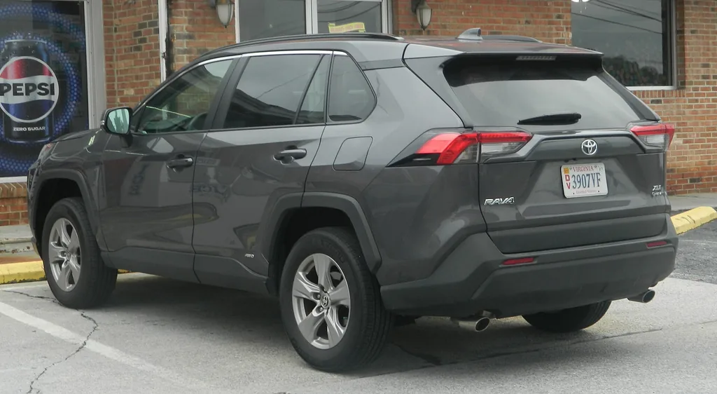 2025 Toyota RAV4 XLE Hybrid - rear 3/4 exterior