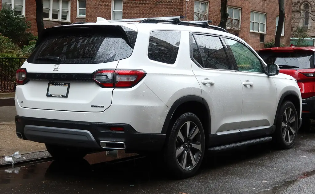 2026 Honda Pilot - rear 3/4 exterior (4th gen 2023+, Touring)