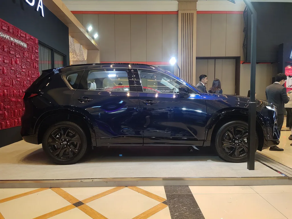 2026 Mazda CX-5 - side profile exterior (3rd gen, auto show)