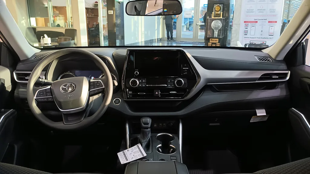 2026 Toyota Highlander - interior / dashboard (XU70 2023+ update, 12.3-inch screen)