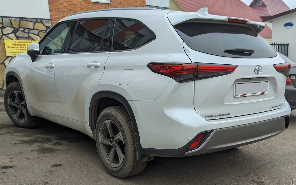 2026 Toyota Highlander - rear 3/4 exterior (4th gen XU70, 2025 Limited)