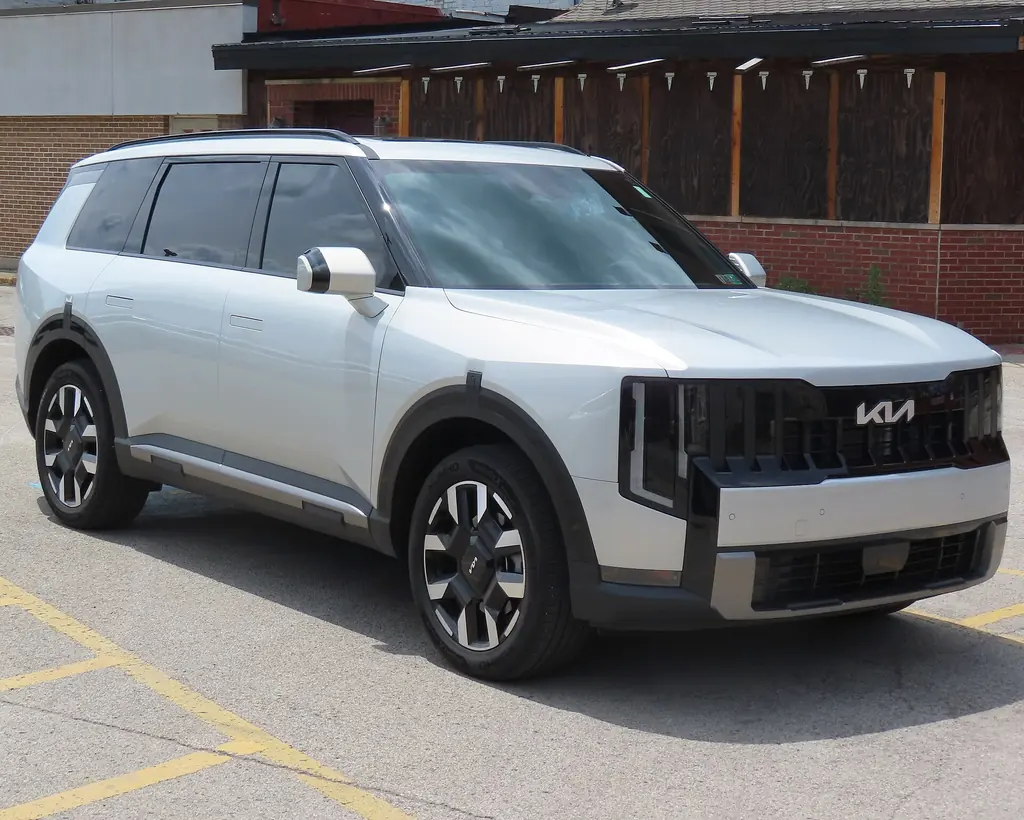 2027 Kia Telluride S, redesigned second-generation three-row SUV (CC BY-SA 4.0, Wikimedia Commons)