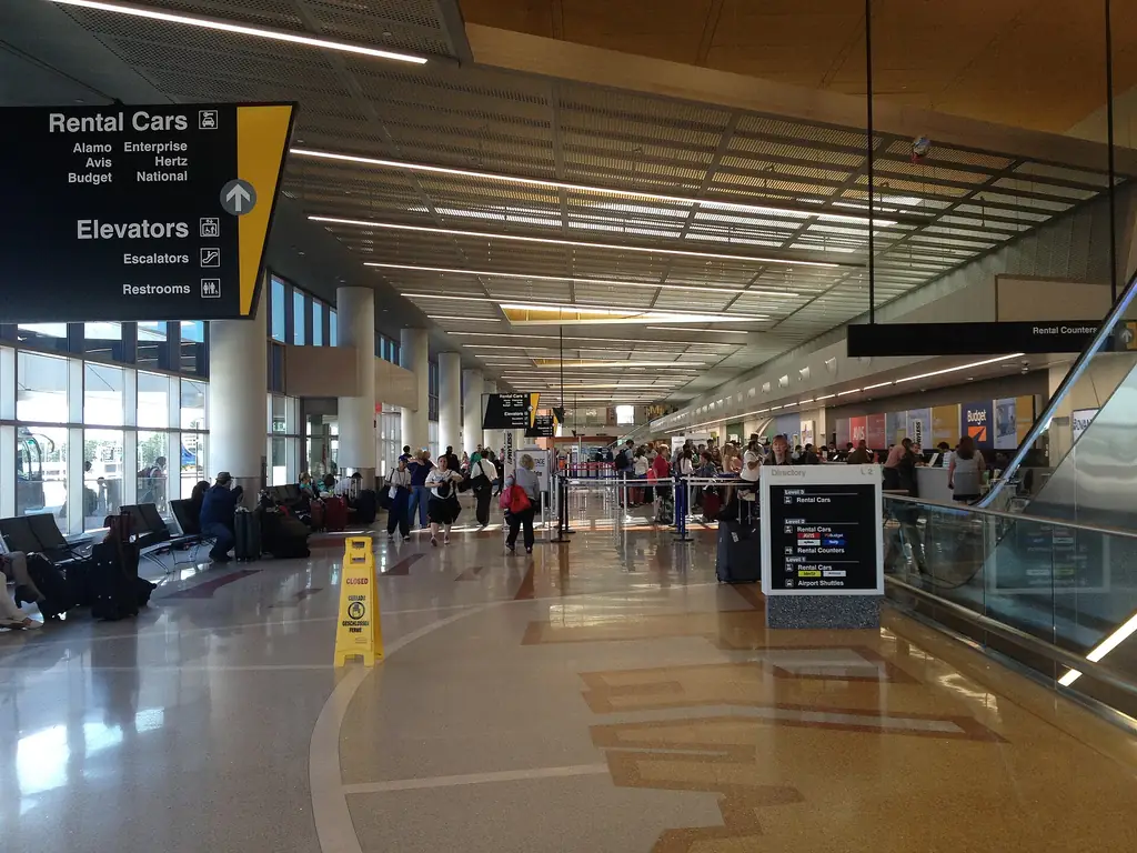 Inside the Rental Car Center at Boston Logan International Airport (Wikimedia Commons, CC BY-SA 4.0)