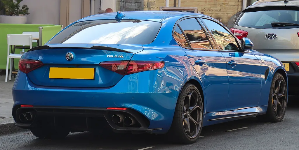 Alfa Romeo Giulia Quadrifoglio (952) - rear 3/4 exterior, second color (952, 2020)
