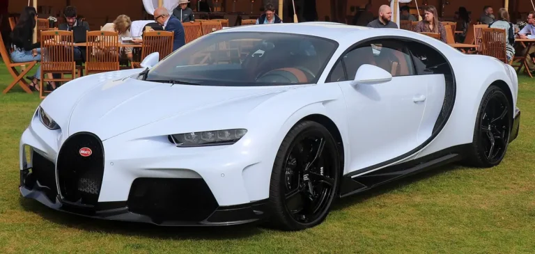 Bugatti Chiron Super Sport (2021+) - front 3/4, exterior