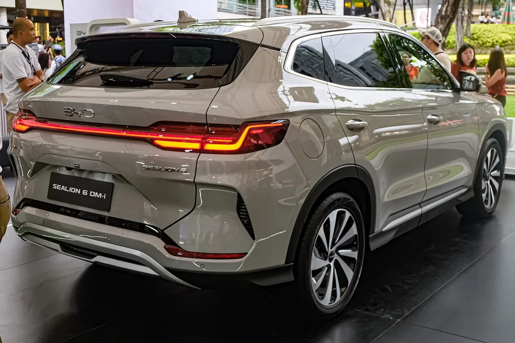 BYD Sealion 6 DM-i - rear exterior, Stone Grey (show display)