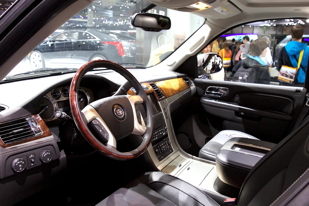 Cadillac Escalade (3rd gen GMT926) - interior, dashboard and front seats