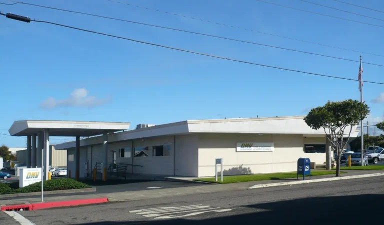 California DMV field office in Eureka (Wikimedia Commons, CC BY-SA 3.0)